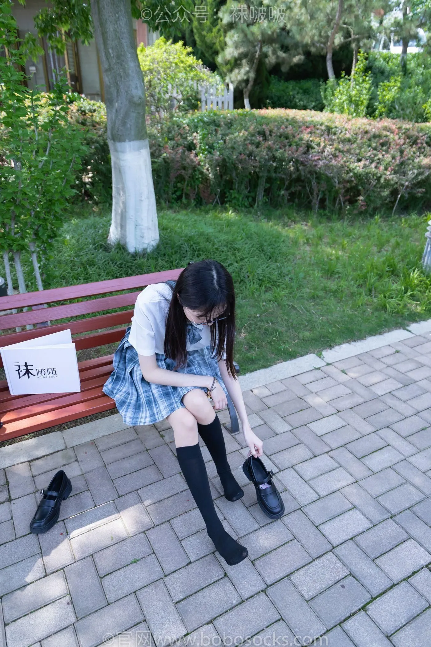 [BoBoSocks袜啵啵]NO.007 稚予-JK制服、皮鞋、黑色中筒棉袜、肉丝 [143P]插图2